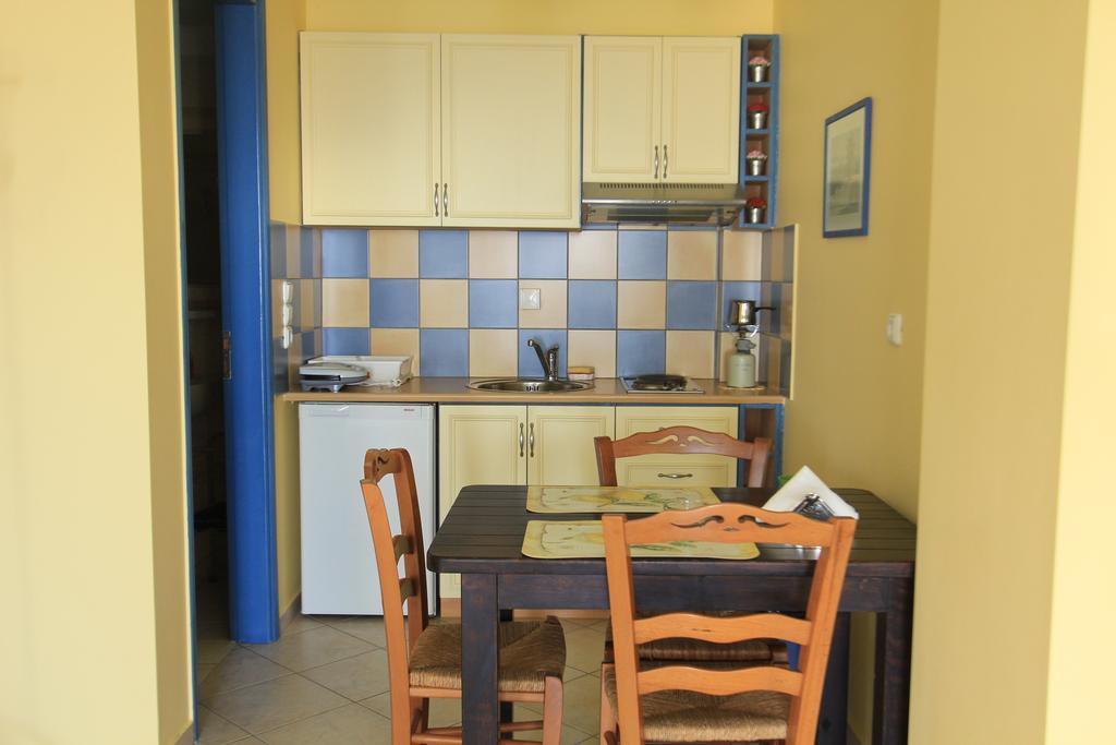 Iliobasilema Studios & Apartments Фискардон Номер фото